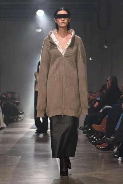 Look 37